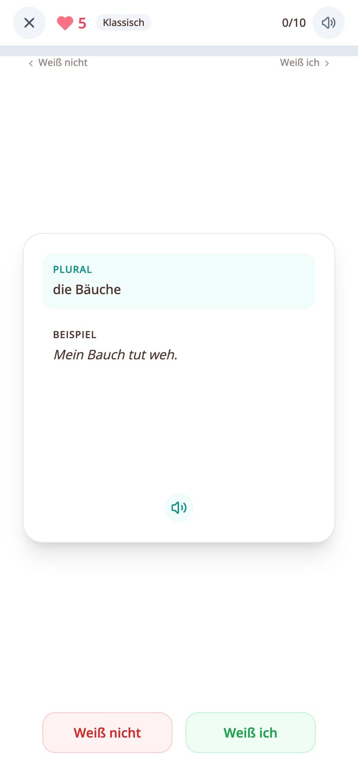 Umgedrehte deutsche Vokabelkarte mit Bedeutung und Beispielsatz in der KasusKnacker-App